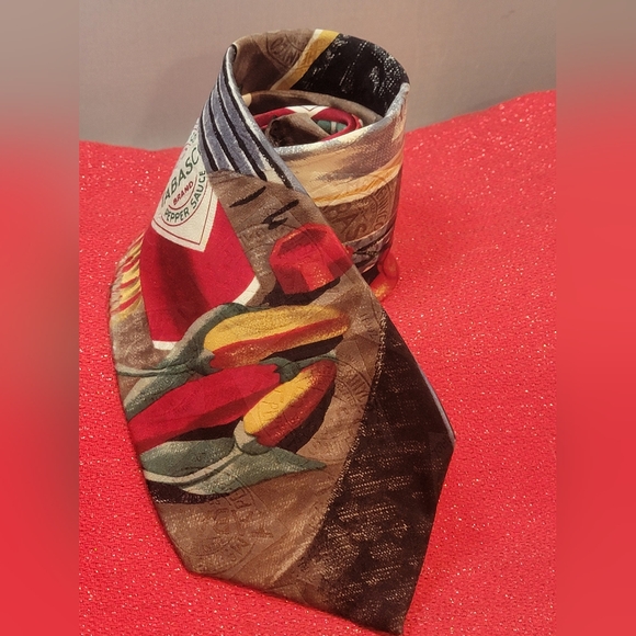 Tabasco Pepper Sauce Novelty Tie 100% Silk Approx 59 inches Long - USA Made - Picture 2 of 11